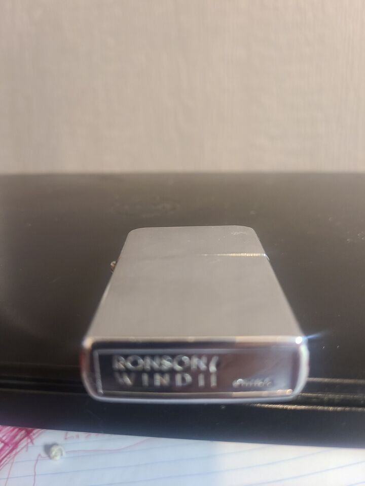 Vintage Ronson Flip top lighter, working