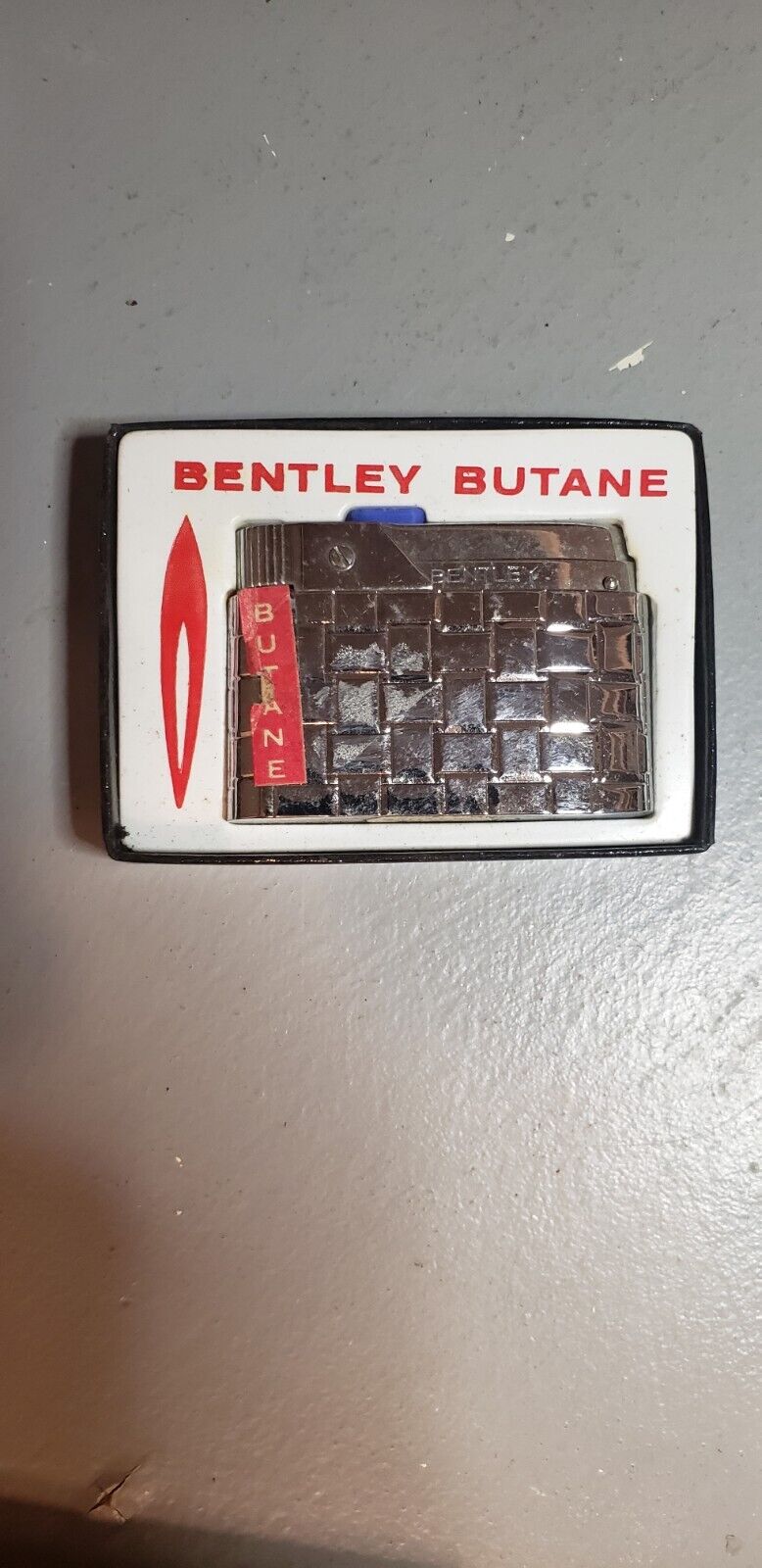 Bentley Butane Lighter in original box, Silver, Vintage, Squares, Collectible, Working!
