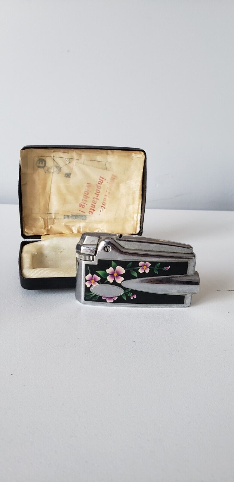 vintage ronson varaflame lighter original box and inserts